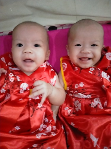 ซินเจียยู่อี่ซินนี้ฮวดใช้