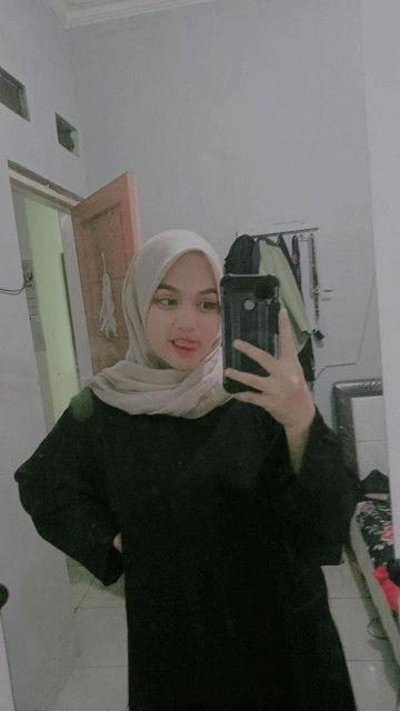 lili andini profile icon