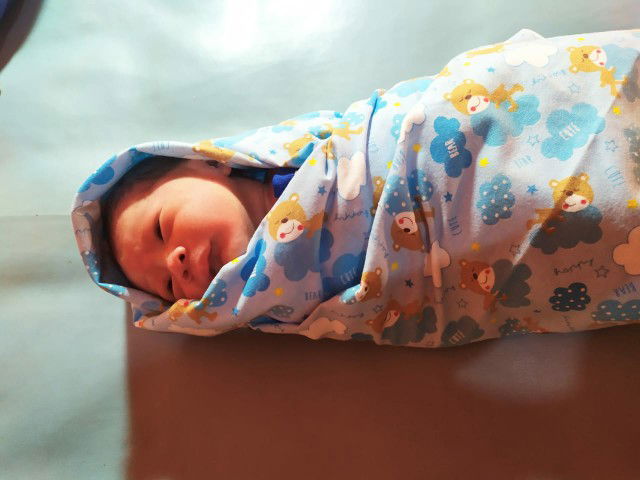 baby boy (melahirkan lewat hpl dokter)