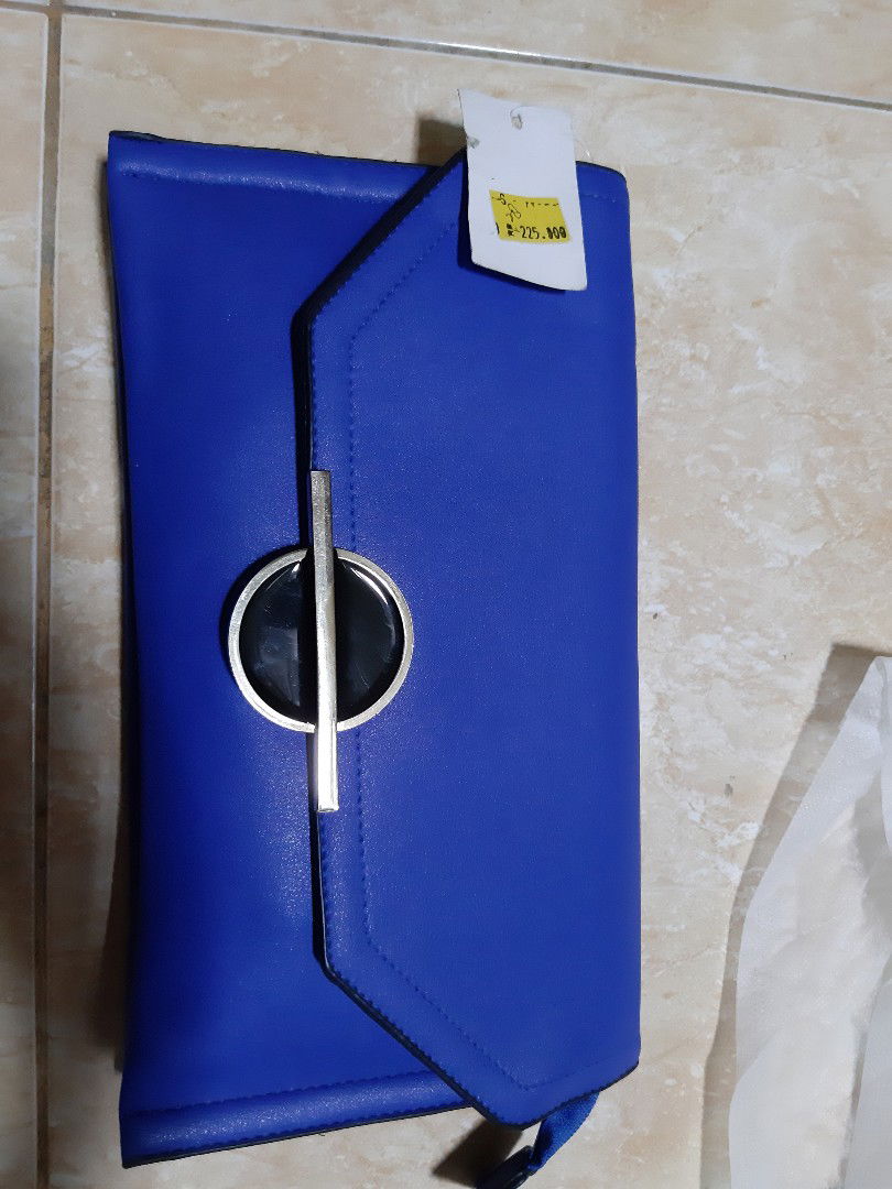 Tas biru baru (Butuh Uang)