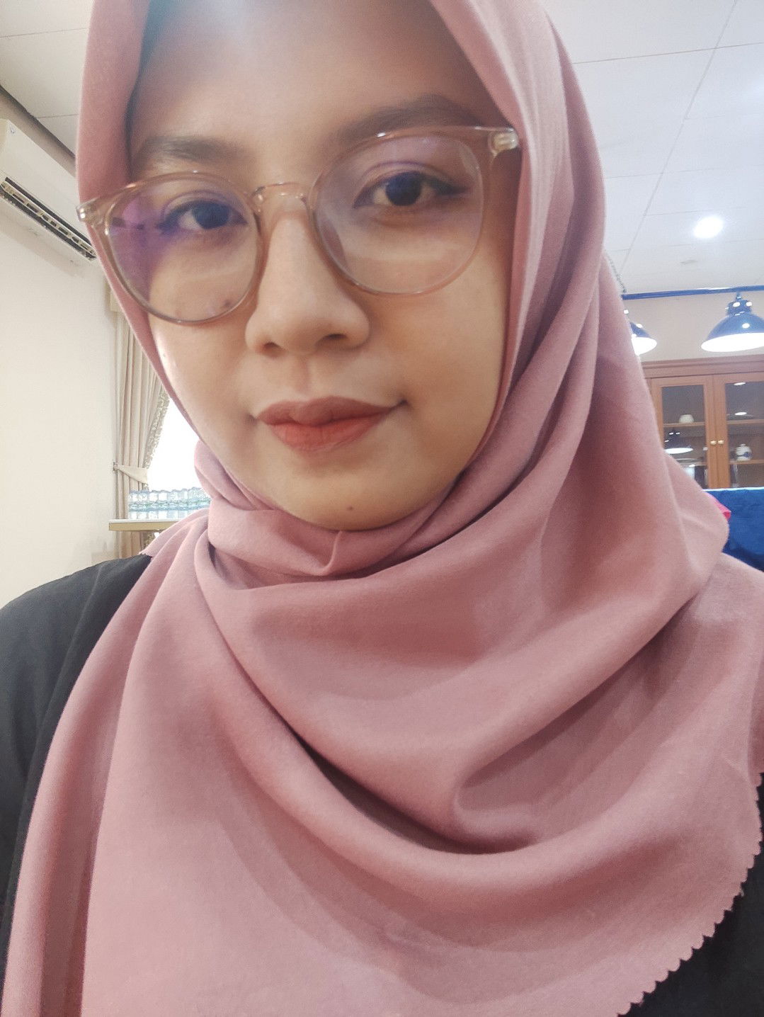 Laxsmi Widya profile icon