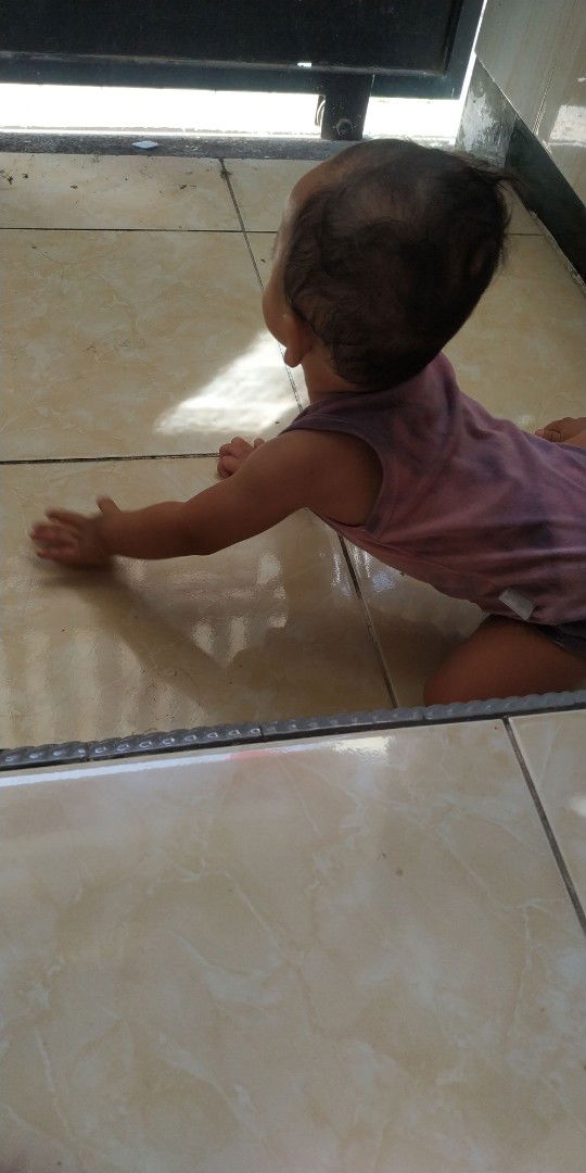 Usiaa 8bln blm bs duduk sendiri