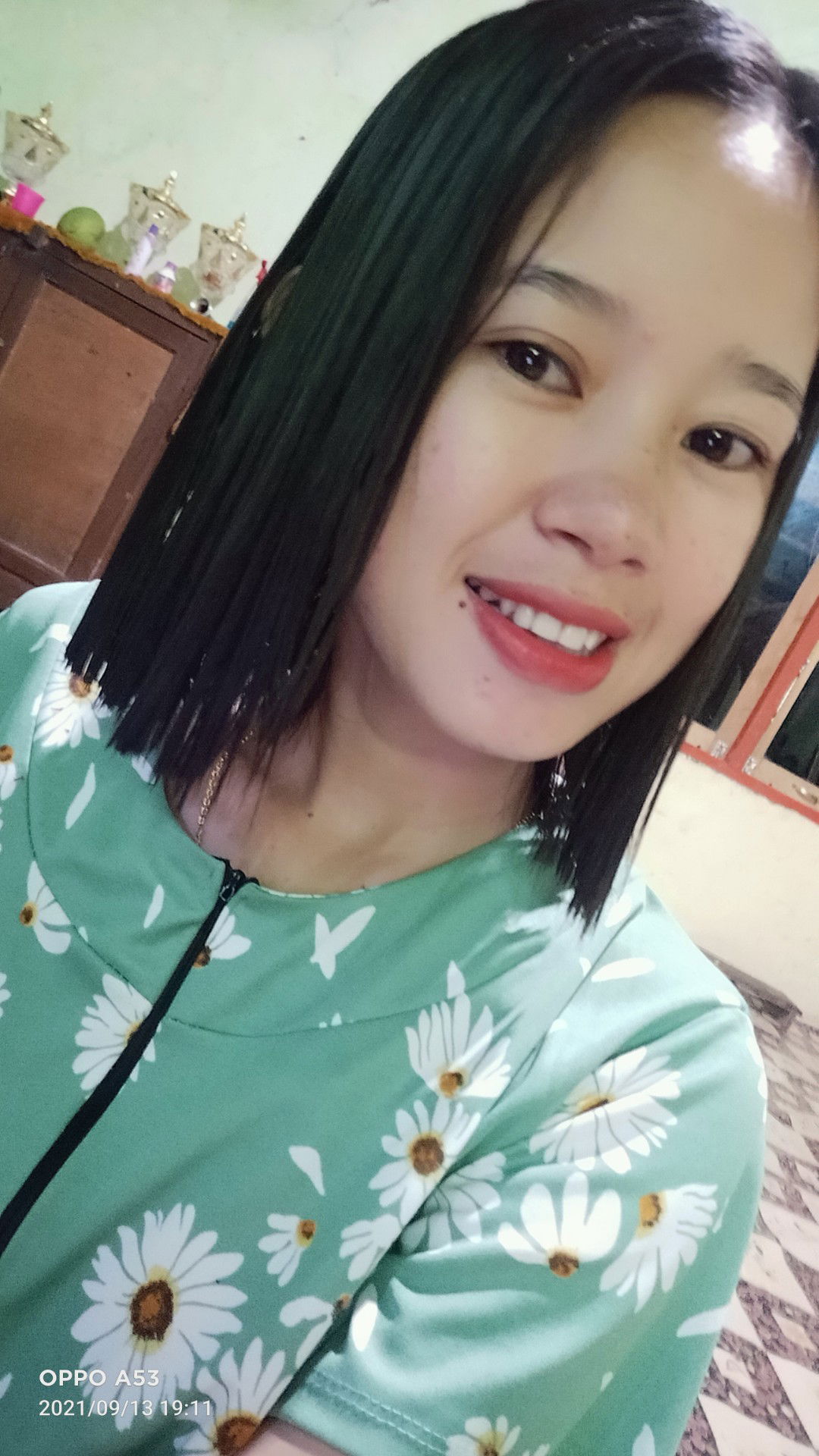 debi sintia profile icon