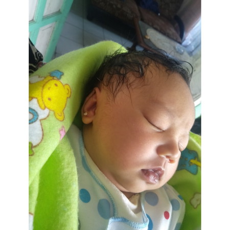 baby 10 hari udah pake Anting