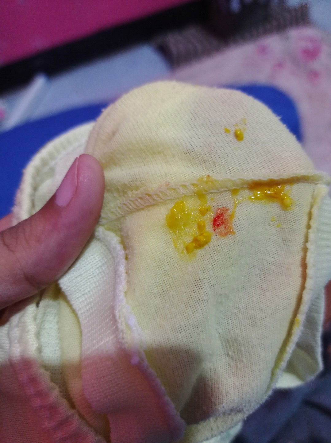 Poop bayi newborn berwarna merah