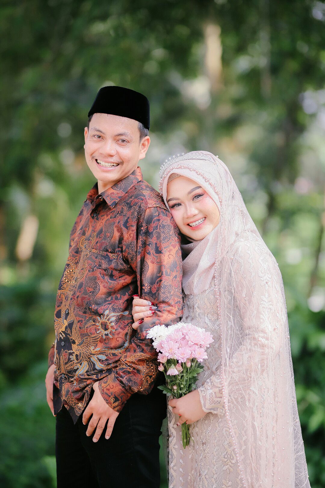 Tita Sari profile icon