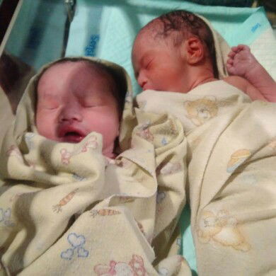 lahir my twins
