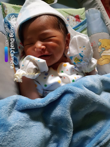susu formula buat si bayi baru lahir yg bagus buat kesehatan dan pertumbuhan bayi.