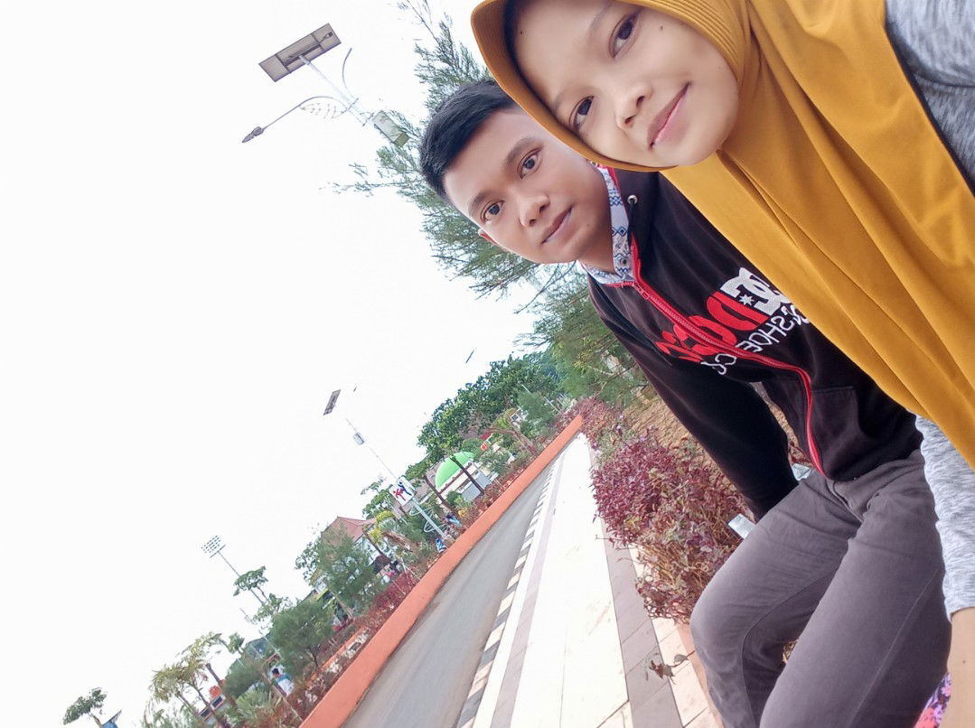 Zahniafa Al Zahira profile icon