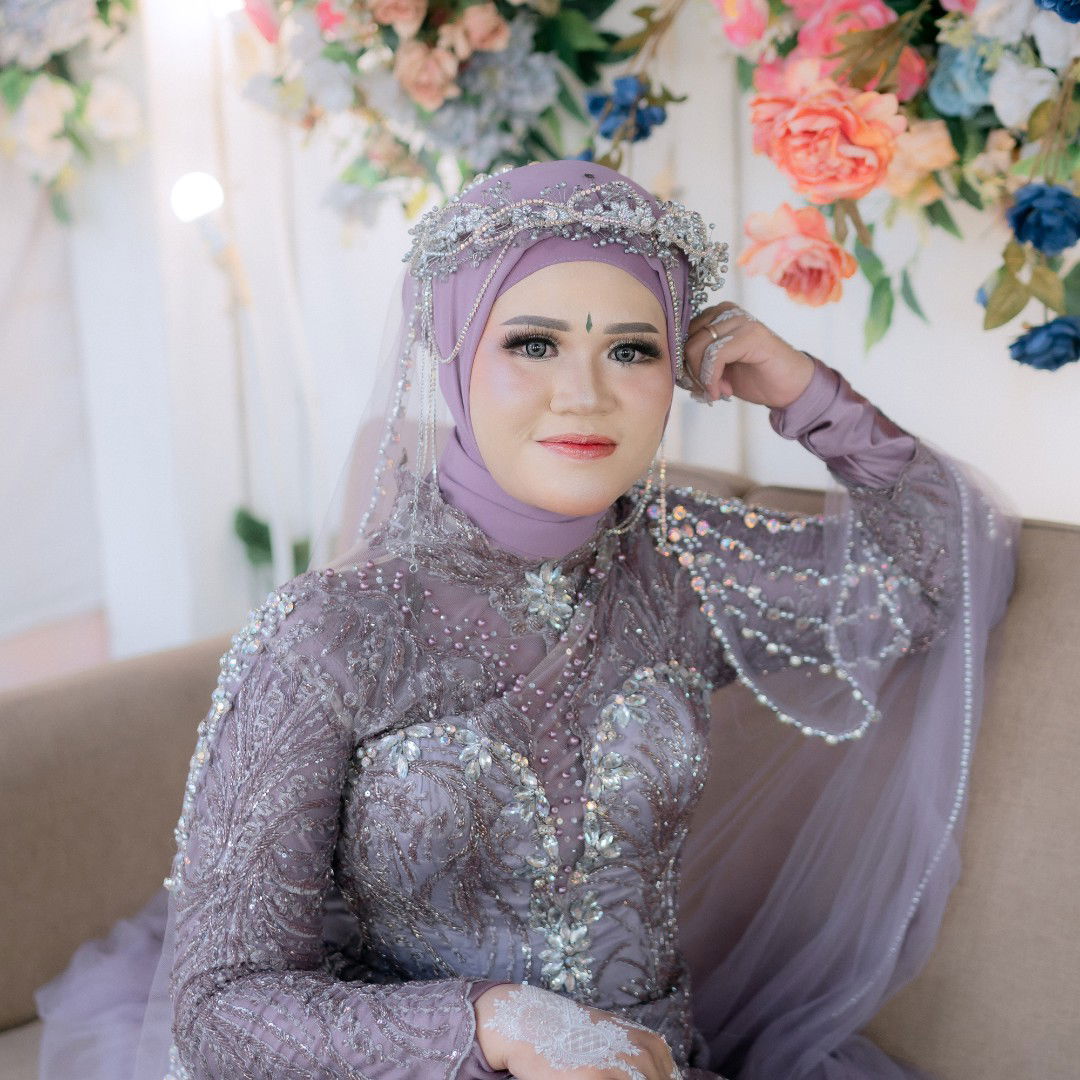 Ayu Trisnawati profile icon