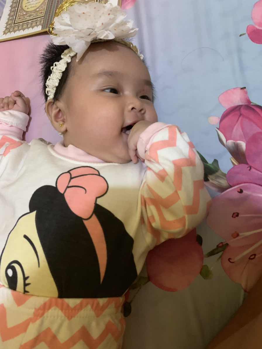 bayi 4 bulan suka ngoceh