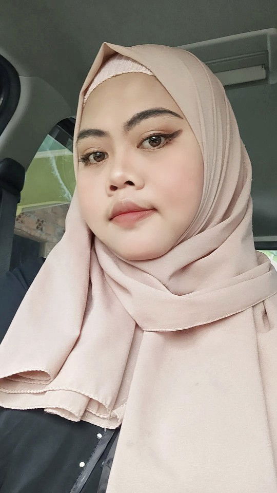 Indah Febrianti profile icon