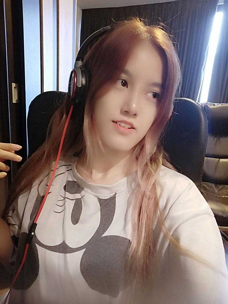 แมนดี้​  เมเวท​ ดัคเเกนด์ profile icon