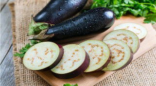 ibu hamil tua makan terong