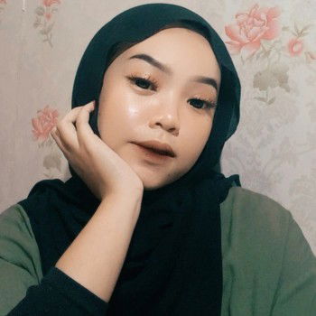 Ayu Nur Sulistiani profile icon