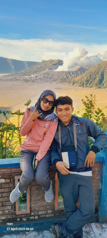 nur laily khasanah  profile icon