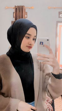 Putri Nur fauziah profile icon