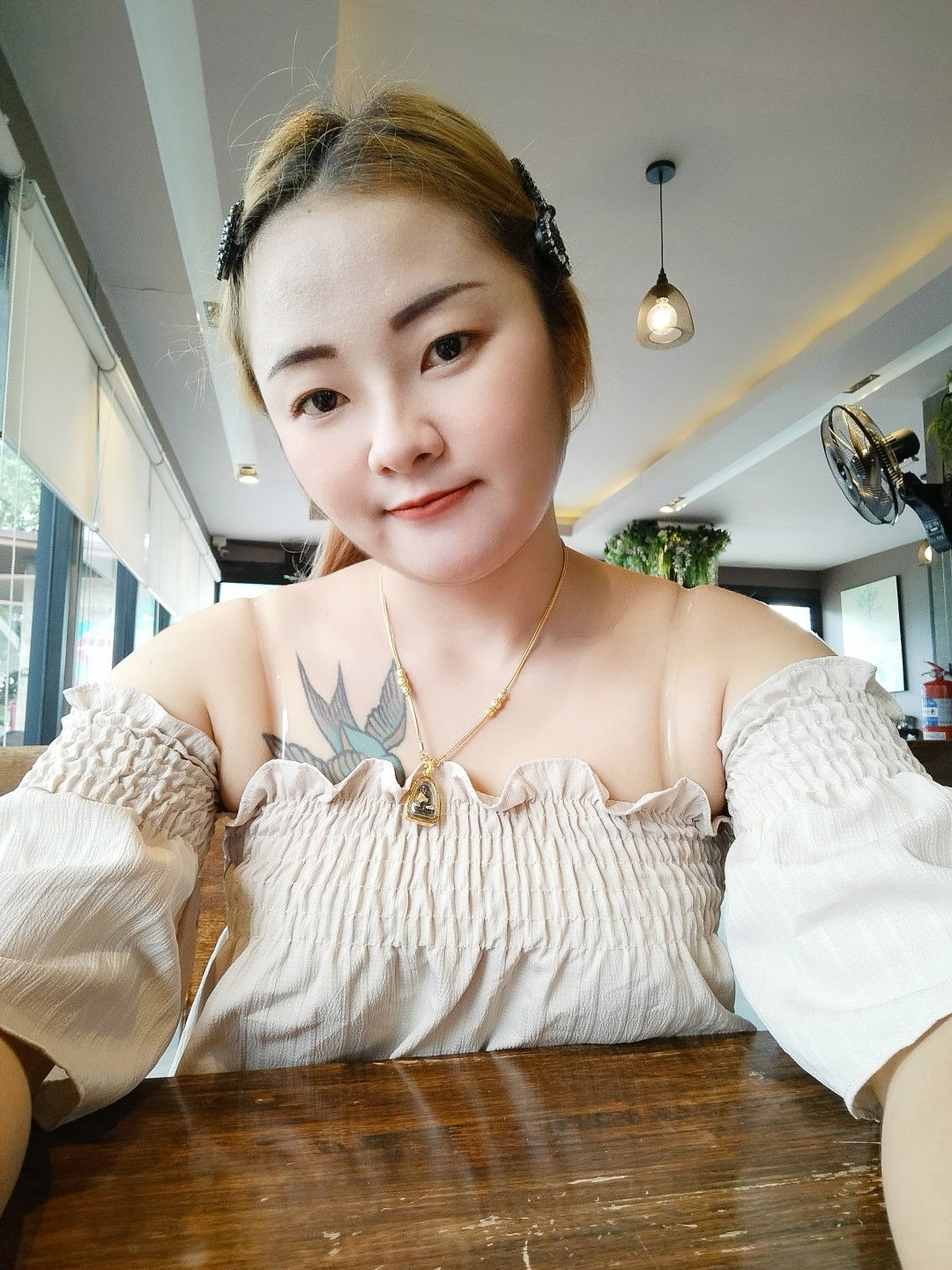 fern peeraya profile icon