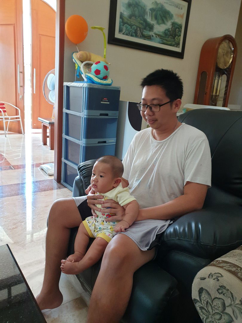 posisi duduk baby 4.5 bulan