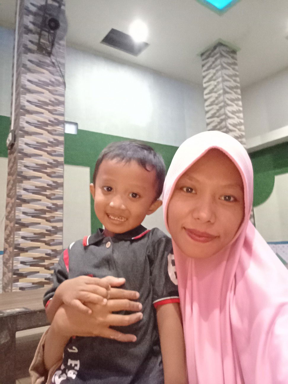 Evi Nur Laili profile icon