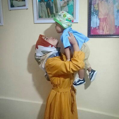 Devi Yulianti profile icon