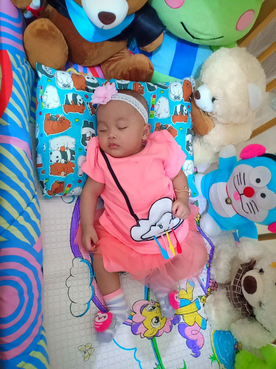 adakah temen disini yang seumuran dengan saya,, mari kita kenalan,, hihi