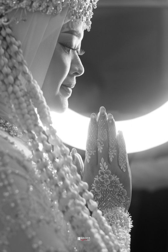 Ratna O.T. profile icon