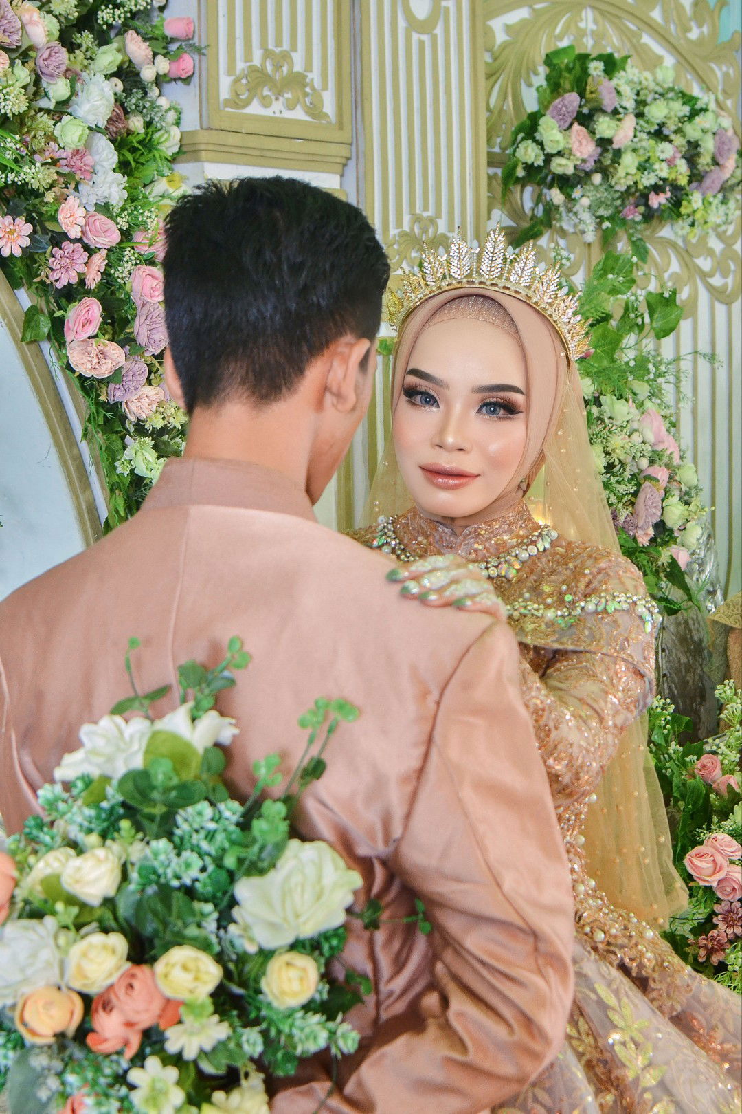 Ayu dina profile icon