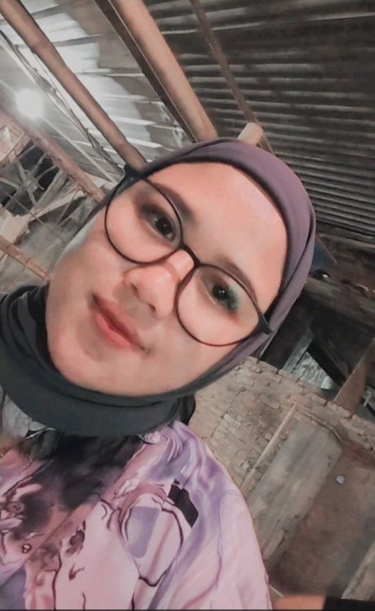 Maulydina Sari profile icon