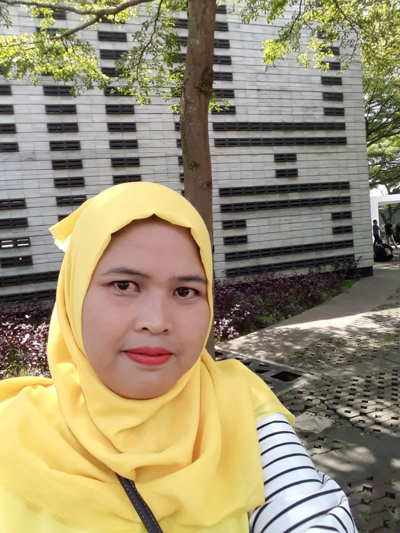 nina lismaya profile icon