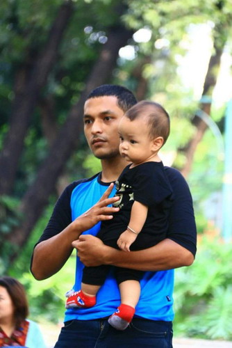 "ayah" sayang istri.