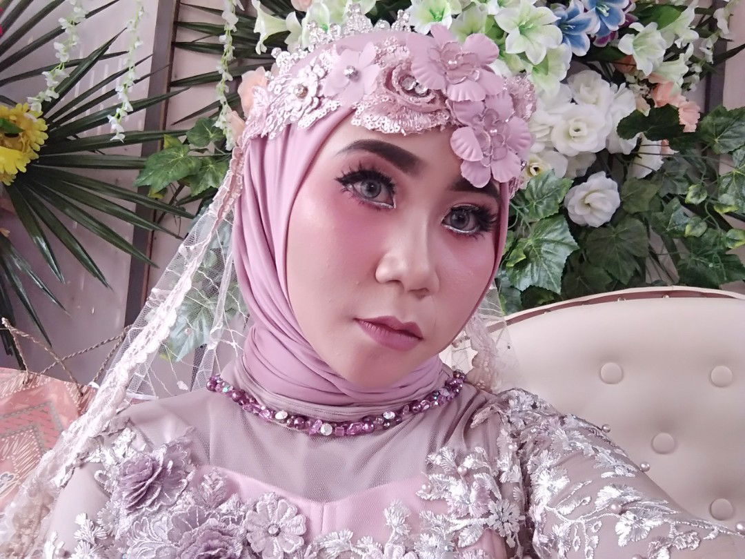 Kartika Febri profile icon