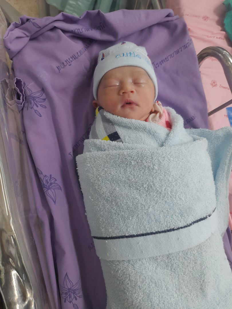 ชื่อ'เอิร์น' วัยรุ่นสกล profile icon