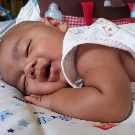 มาอวดยิ้มหวานๆของน้องกันค่ะ