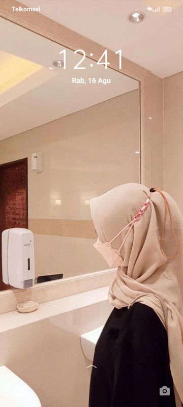 indah permatasari profile icon