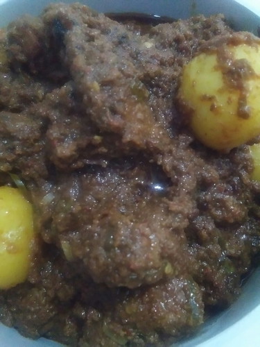 bumil makan rendang