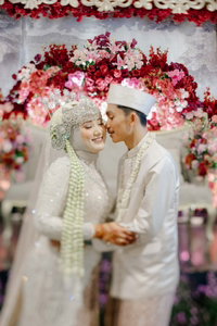 Indah Deanida profile icon