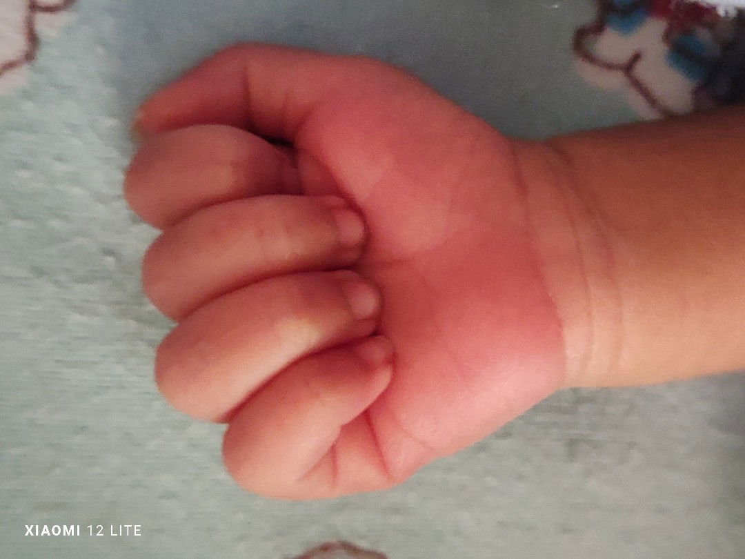 Desi Komalasari profile icon