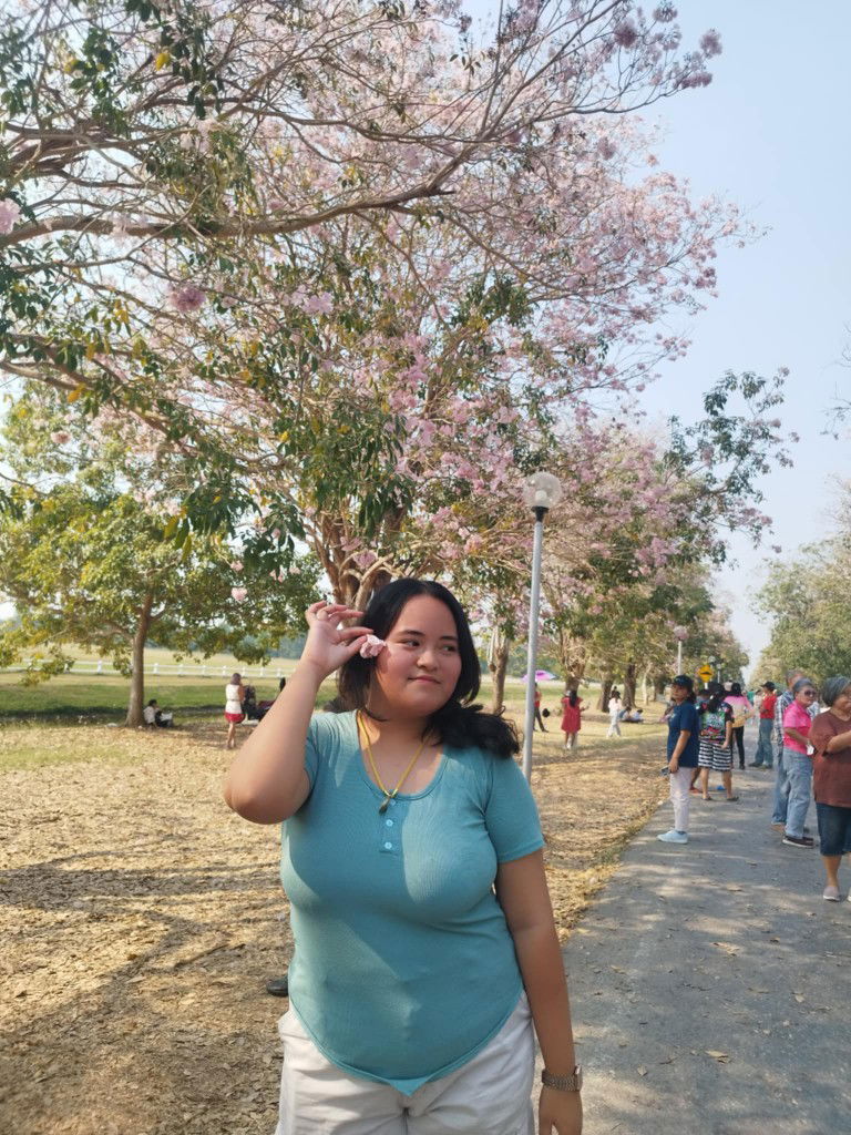 phirada phungphin profile icon