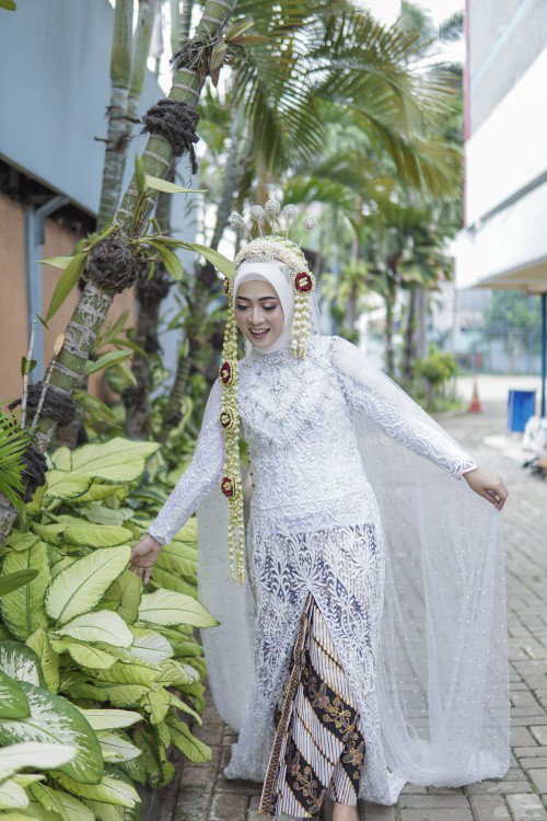 Listia Putri Handayani profile icon