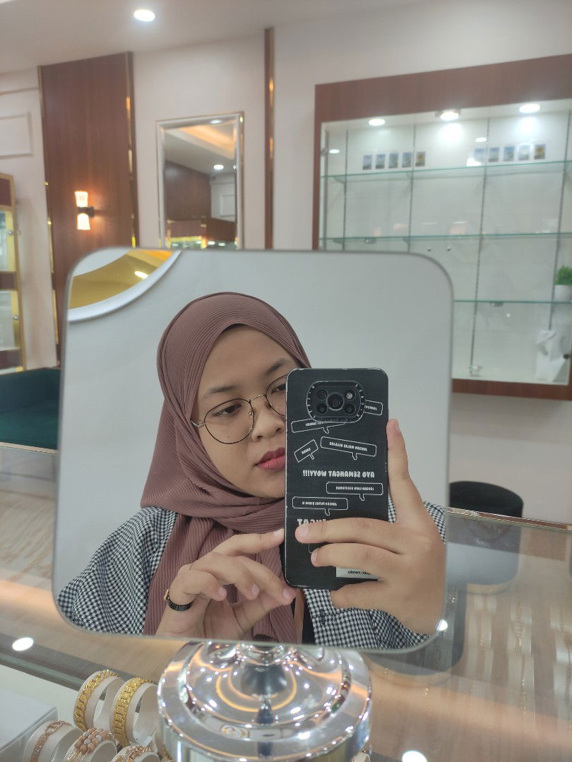 Indah Widhianingrum profile icon