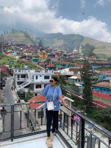 Ufi Sari profile icon