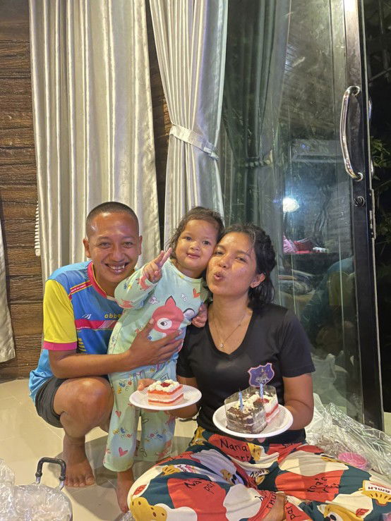 June Sirilak Khanansuk profile icon