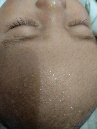 ada yang tahu.. kenapa bayi ku... kalau malam hari keringat nya banyak.