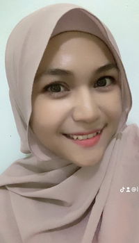 Luzy Indriyati profile icon