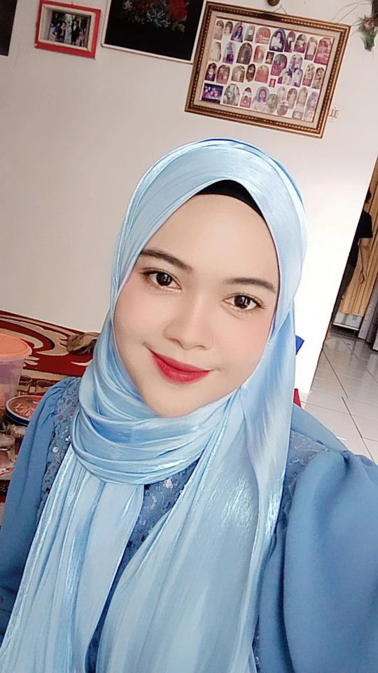 Indah Permatasari profile icon