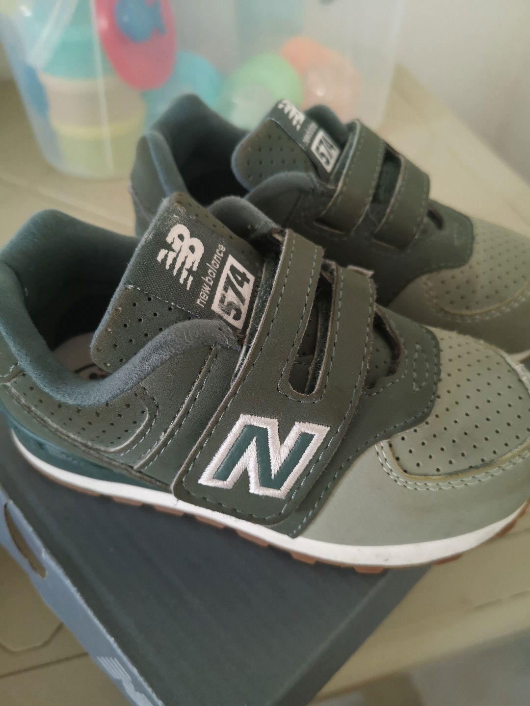 FS; NEW BALANCE 574