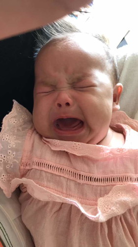 ลูกร้องไห้แบบไม่รู้สาเหตุ..ฟันน้ำนมกำลังจะขึ้ใช่หรือไม่?