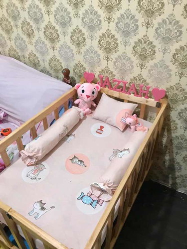 Selling my babygirl Crib