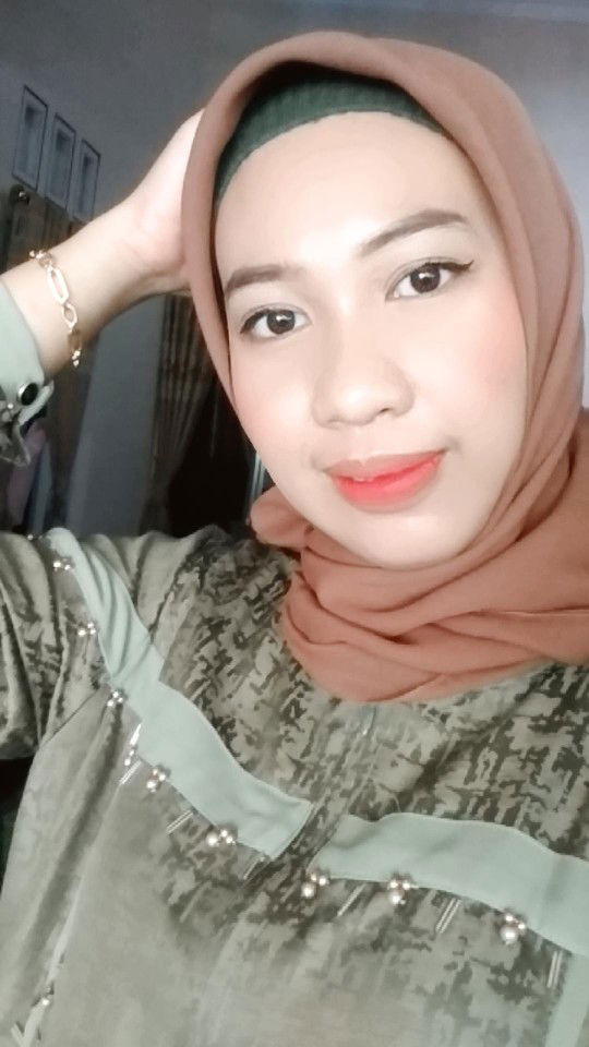 Nur Hayatii profile icon